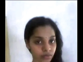 Beautiful Indian Lady With Curvy Boobs Selfie - IndianHiddenCams.com